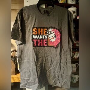Men’s Large Gray Graphic T-Shirt She Wants The D Dunkin Donut Design